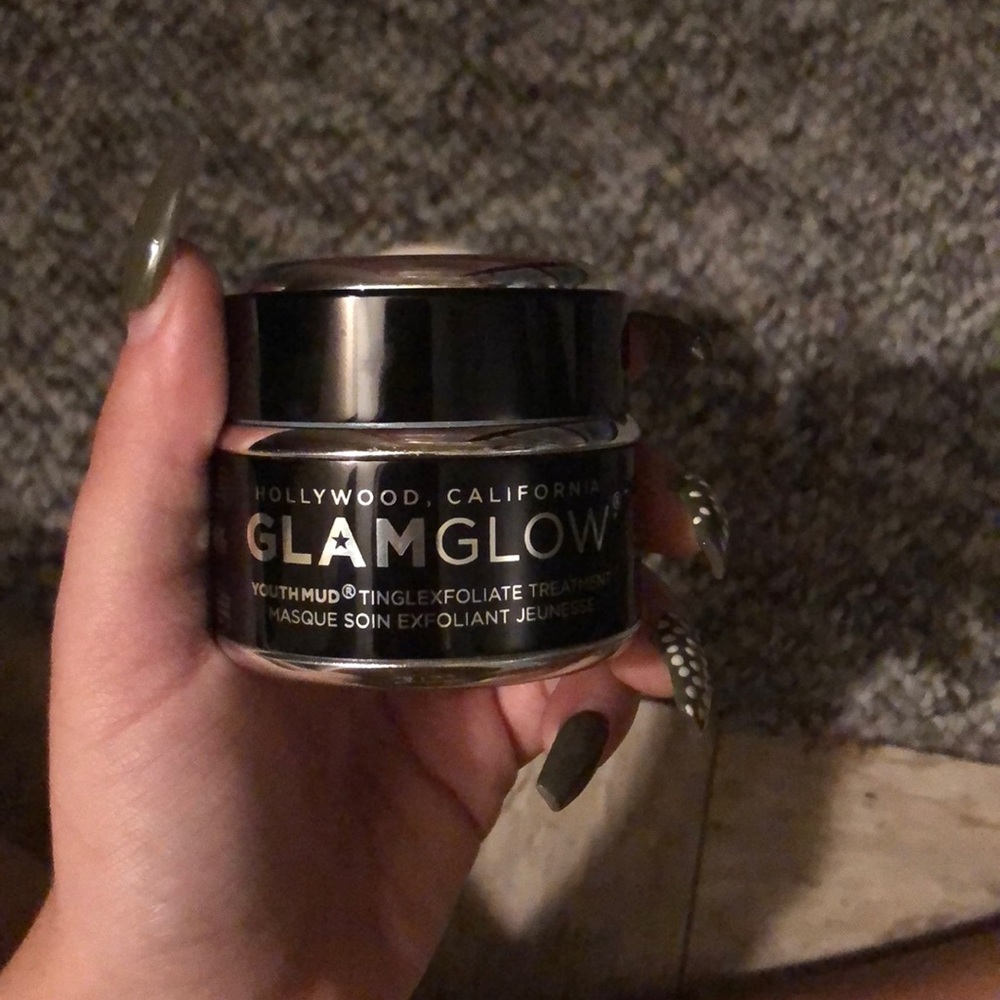 Glamglow youthmud tingle exfoliant mask